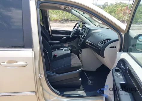 2011 Chrysler Town & Country Touring from USA, damaged, VIN 2A4RR5DG7BR746496